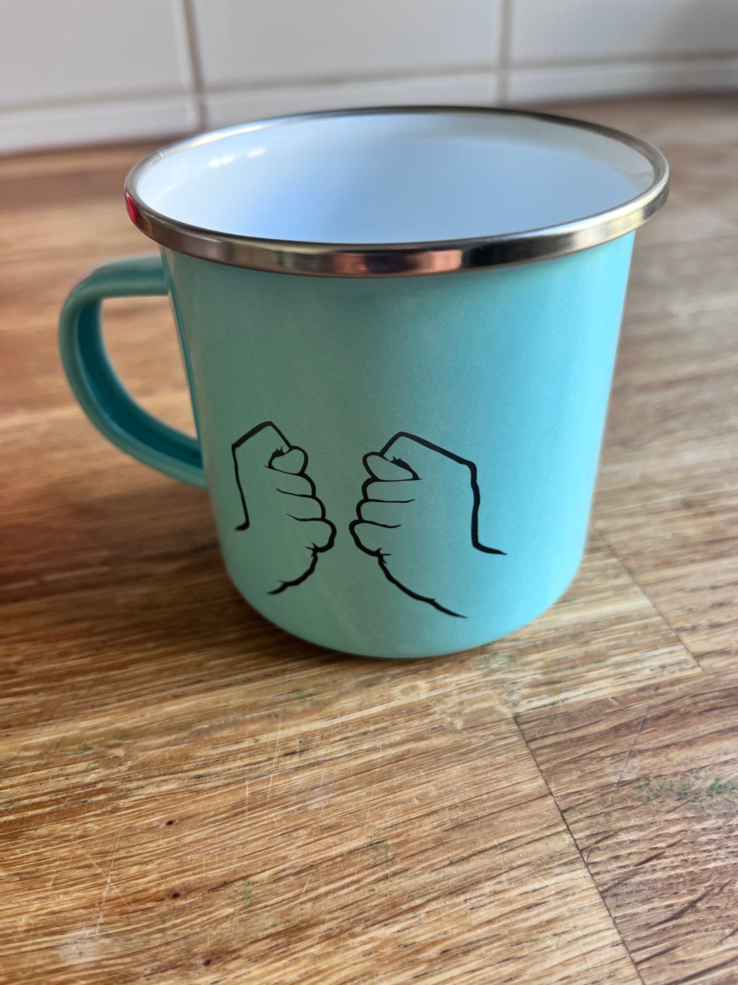 Tasse in unterschiedlichen Farben