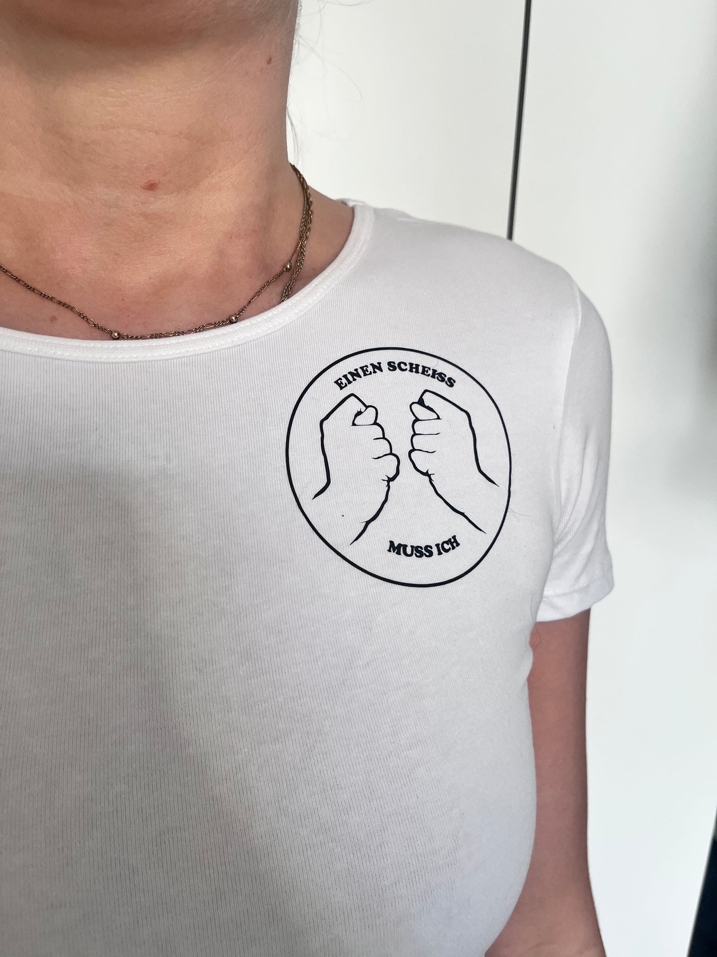 Kurzarm T-Shirt eng geschnitten